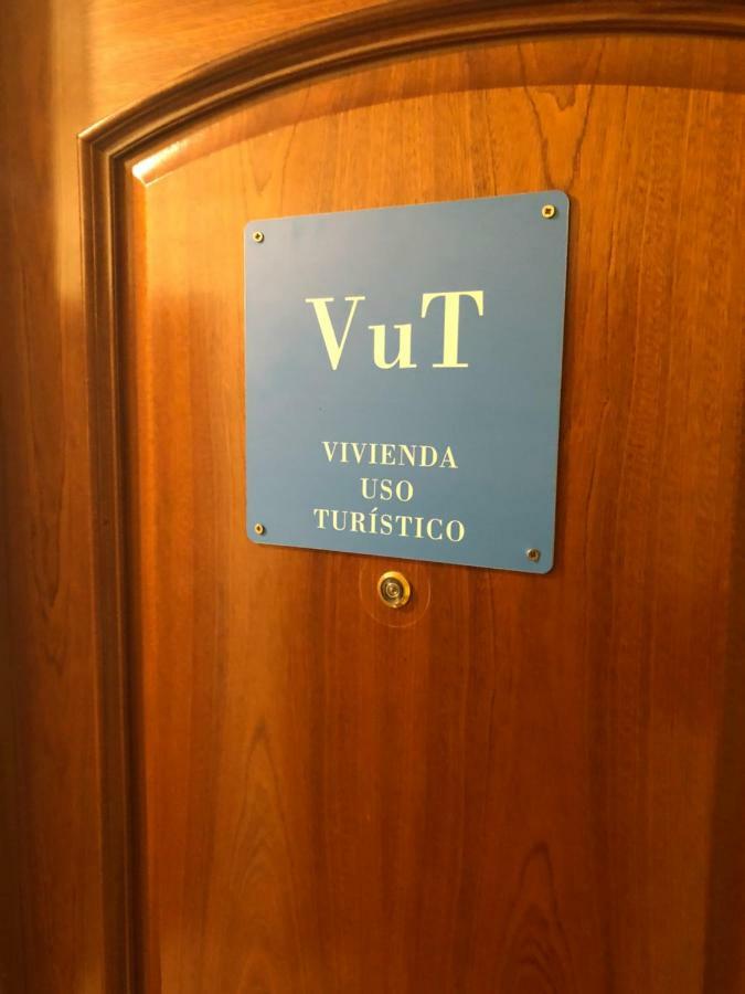 Apartamento San Quirce - Centrico Y Reformado- Wifi Y Netflix Valladolid Buitenkant foto